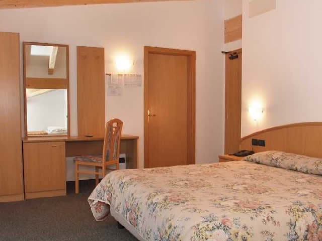 | Hotel | Bed & Breakfast | Centri Benessere | Ristoranti | Valsorda - doppia Posti letto: 2 doppia Posti letto: 2